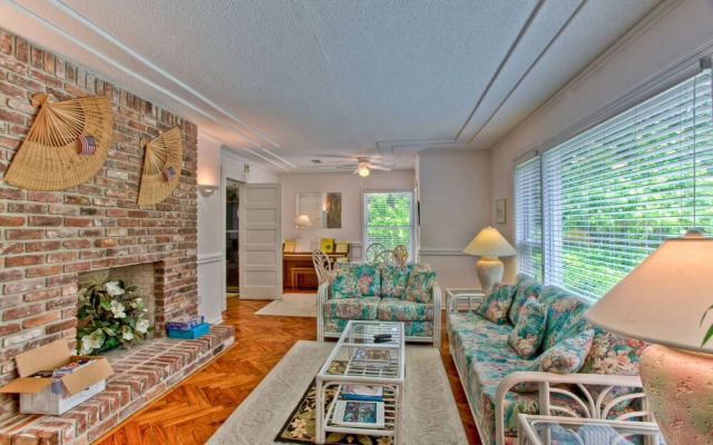1 East Beach Causeway by Hodnett Cooper