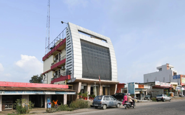 OYO 67033 Hotel Sahil Plaza