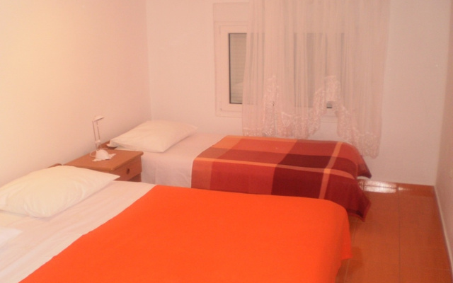 Apartment Midi - with two apartments: A2 Petrcane, Zadar riviera