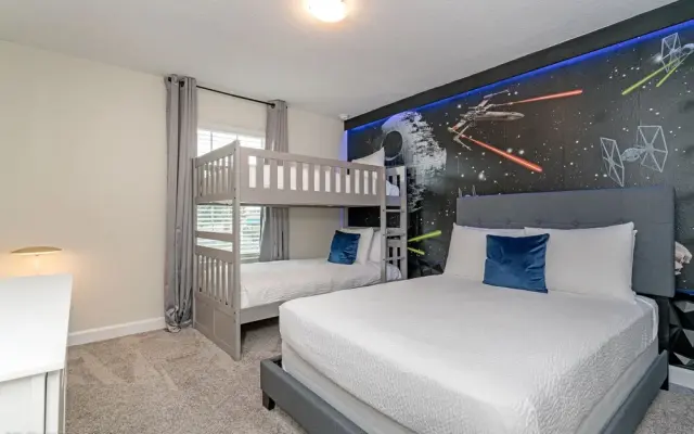 Modern Townhome W/private Pool & Free Water Park!