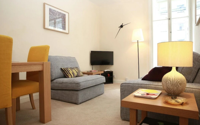 1 bed flat off Royal Mile