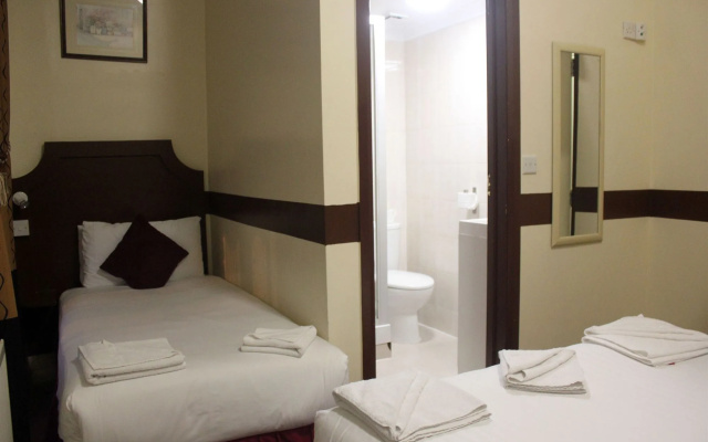 Victoria Station Hotel