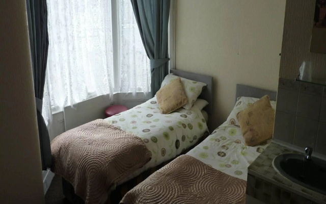 Willow Grove Hotel