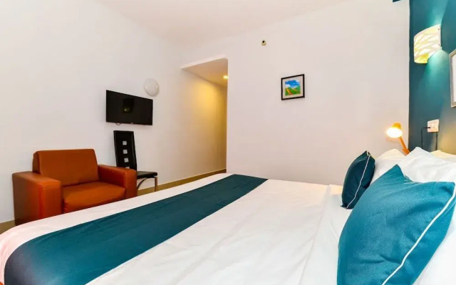 Empire Plaza By OYO Rooms