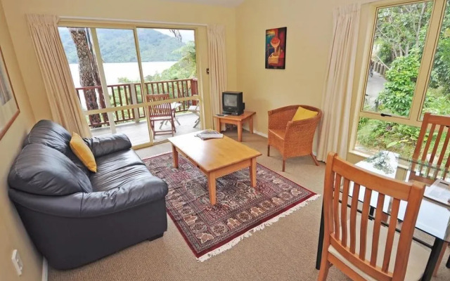 Punga Cove Resort