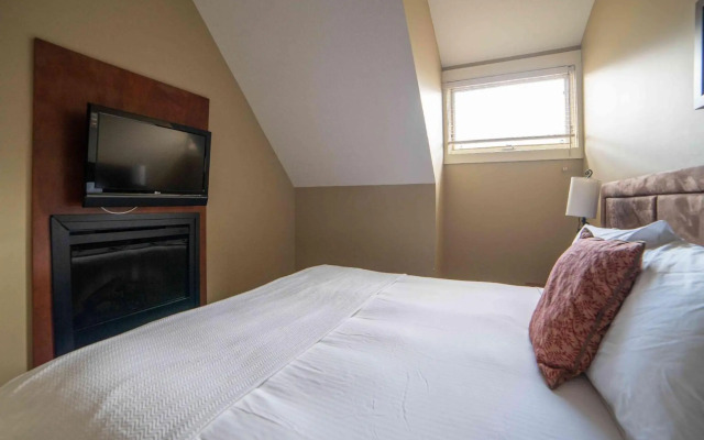 Luxury Penthouse Suite -1650ft² - 3 King Suites