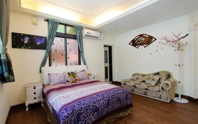 The Love Garden Guest House (Jian Building)