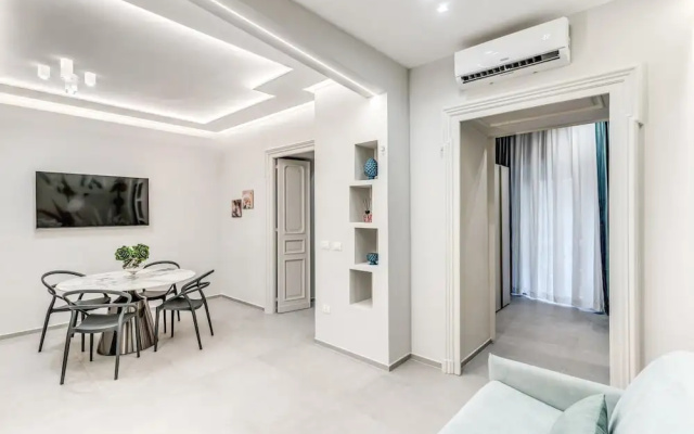 Grey Diamond in Naples