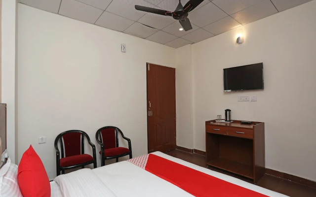OYO 33014 Bhagwati Palace Guest House