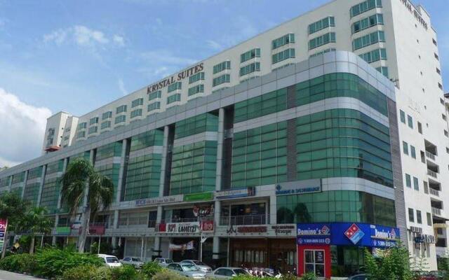 Отель The Krystal Suites, Penang Малайзия, Пенанг - отзывы, цены и фото номеров - забронировать отель The Krystal Suites, Penang онлайн вид на фасад