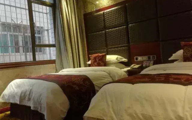 Huangping Jinghong Business Hotel