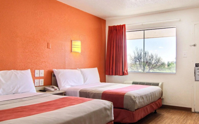 Motel 6 Owensboro, KY