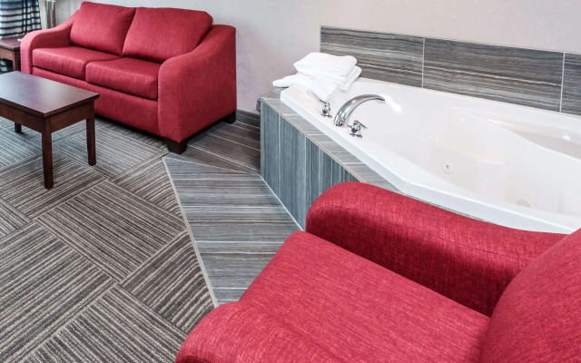 Ramada by Wyndham Moose Jaw