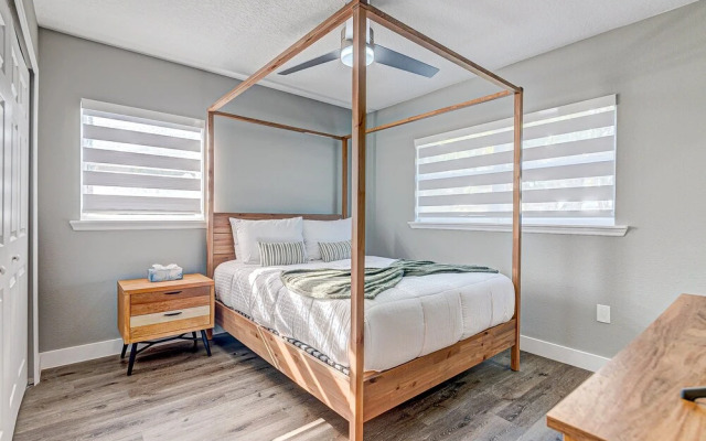 150 W Suwannee Ln
