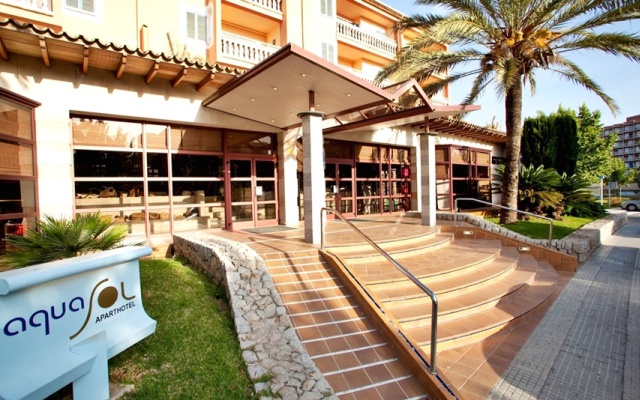 Отель Aparthotel Cabau Aquasol вид на фасад