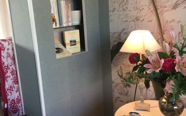 Отель Bleu Agapanthe Chambres d'hotes Франция, Сомюр - отзывы, цены и фото номеров - забронировать отель Bleu Agapanthe Chambres d'hotes онлайн интерьер отеля