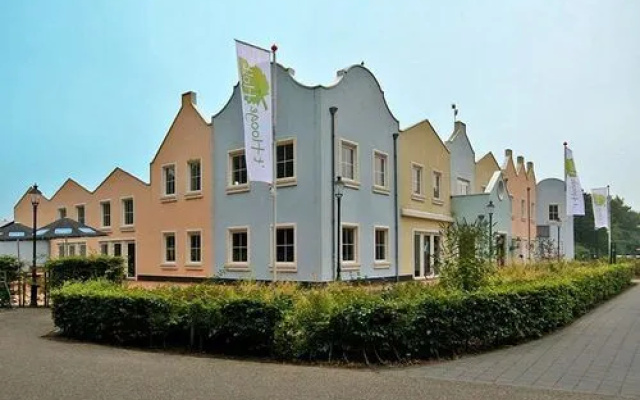 T Hooge Holt