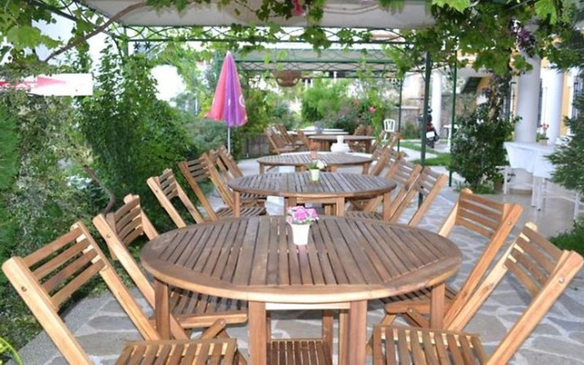 Cunda Uzun Otel