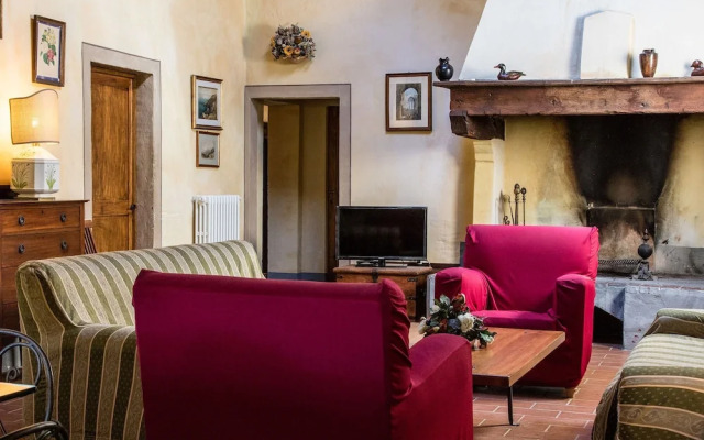 Spacious Farmhouse in Ghizzano Italy with Pool