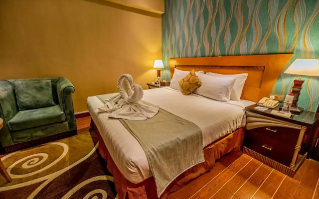 Click Park Hotel
