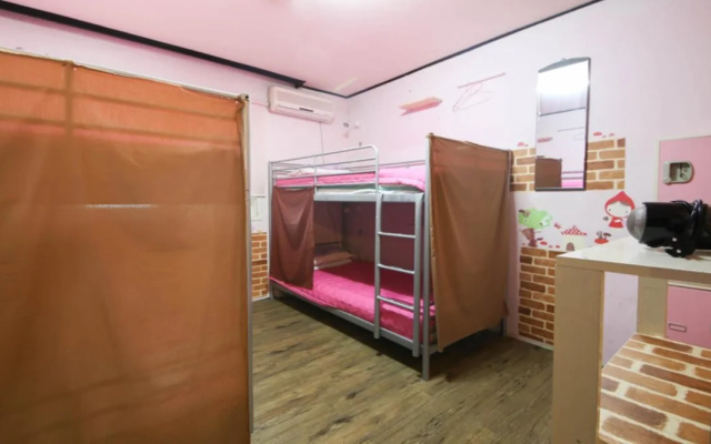 Lux Guesthouse - Hostel