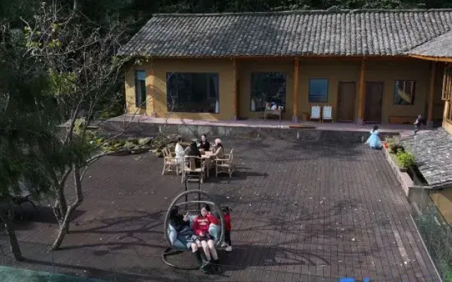 Xunzhen Mountain House