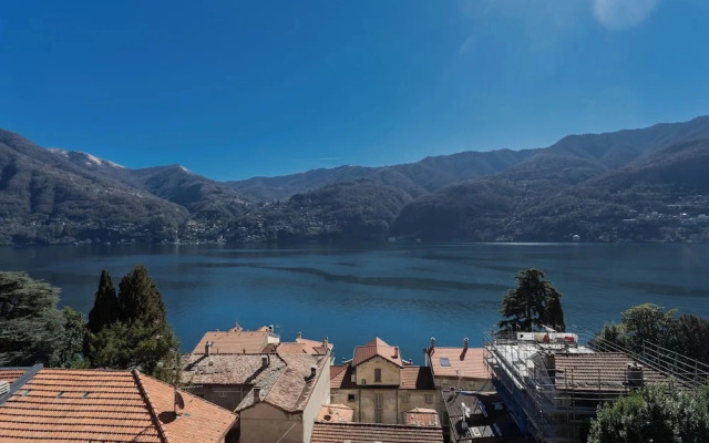 Lovely Apartment Overlooking the Lake
