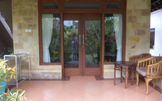 D. Ayu Guest House and Spa