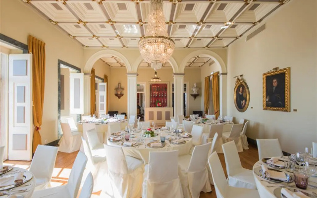 Отель Vila Gale Collection Palacio dos Arcos