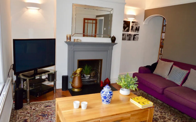Bright 3 Bedroom Home Bristol
