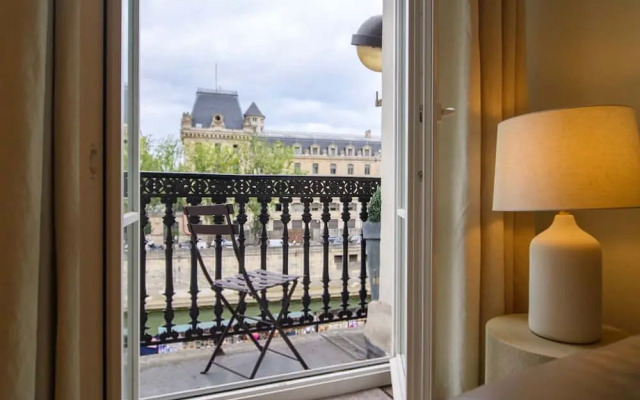Le Balcon de Notre Dame