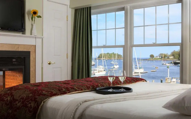 Grand Harbor Inn