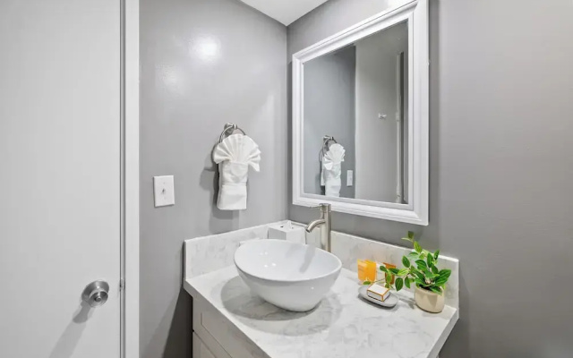 Ilikai Marina Studios by Midway Vacations