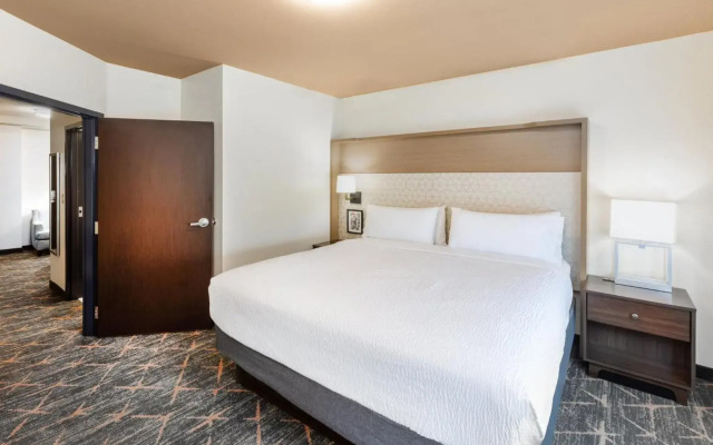 Holiday Inn Hotel & Suites Tulsa South by IHG