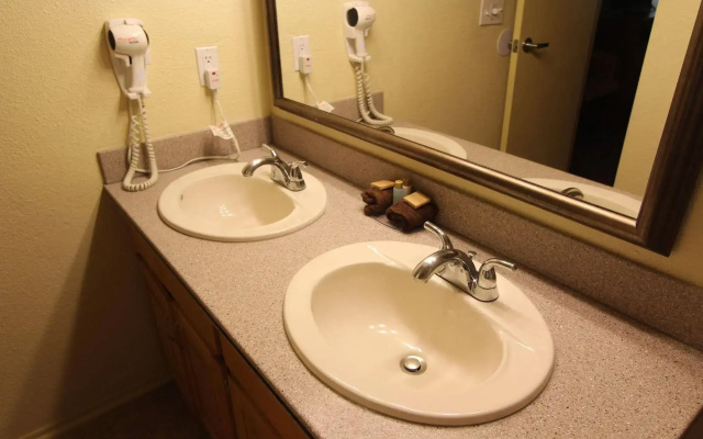 Crown Point Resort
