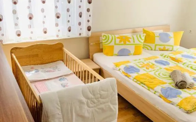 Drei Zimmer Apartment am Rhein