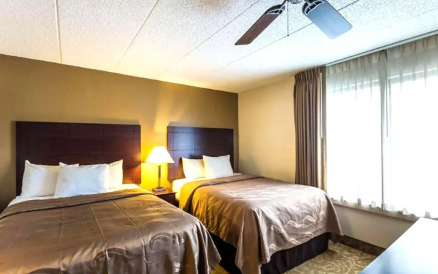 La Quinta Inn Milwaukee Northwest