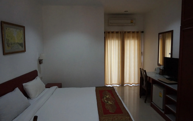 Phanthipha Residence (SHA Extra Plus)