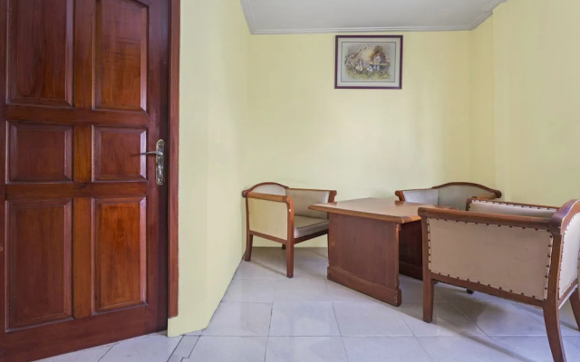 RedDoorz near Ciputra World Kuningan