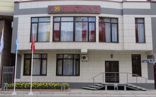 Отель Туристан 2 Отель Кыргызстан, Бишкек - отзывы, цены и фото номеров - забронировать отель Туристан 2 Отель онлайн вид на фасад