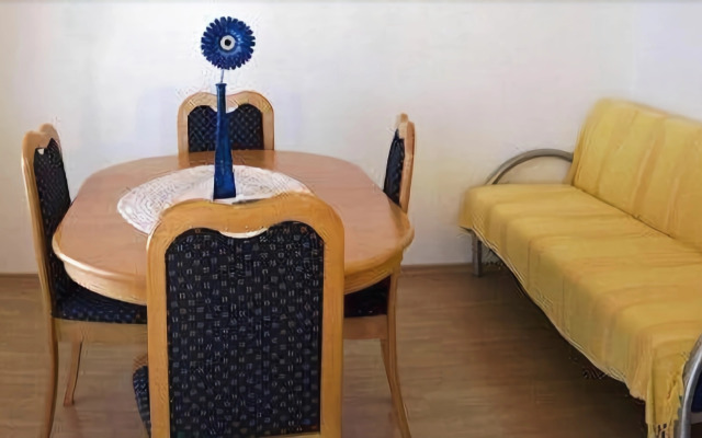 Apartments and Rooms Florijan