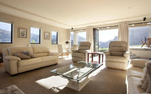 Gibbston House