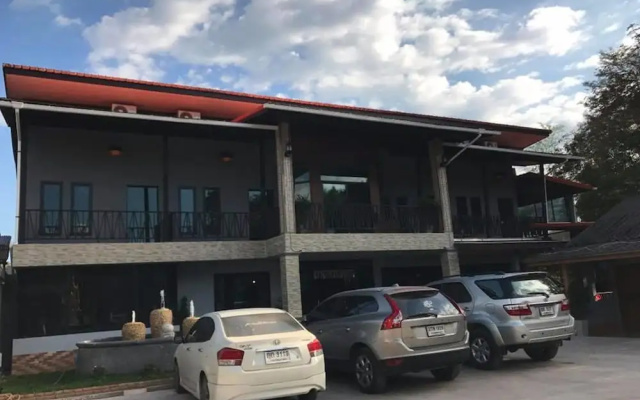 Sut Jai House