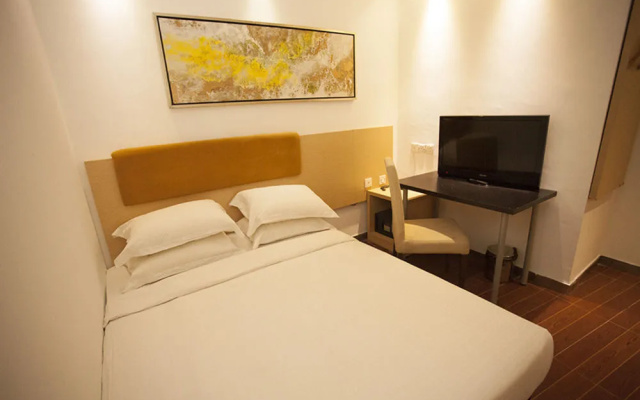 Aira Hotel