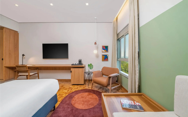 Almenat Embu das Artes, Tapestry Collection by Hilton