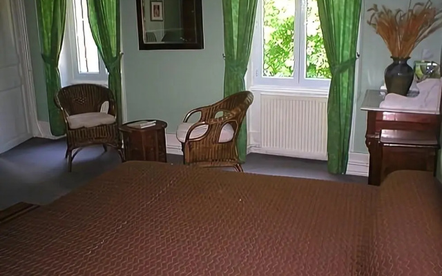 Logis Auberge Le Voutenay