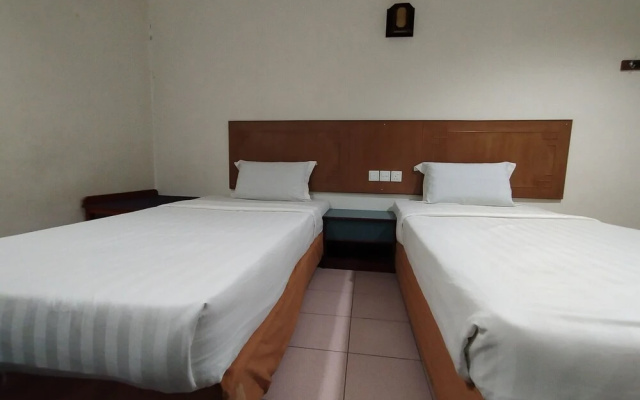 OYO 90632 Faber Inn