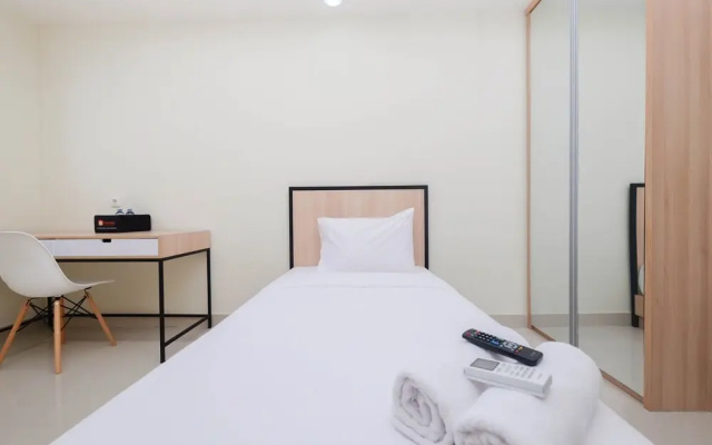 Cozy Studio at Evenciio Apartment Near UI