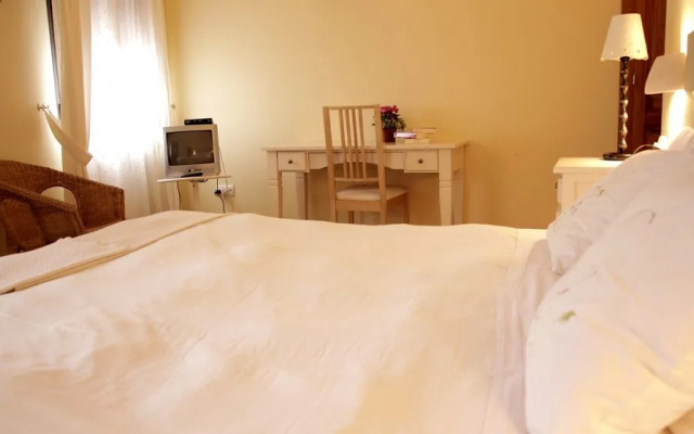 Hotel Laureana Marcos