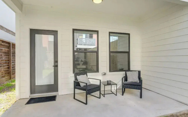 Walkable E Downtown Houston Townhome: Pet-friendly